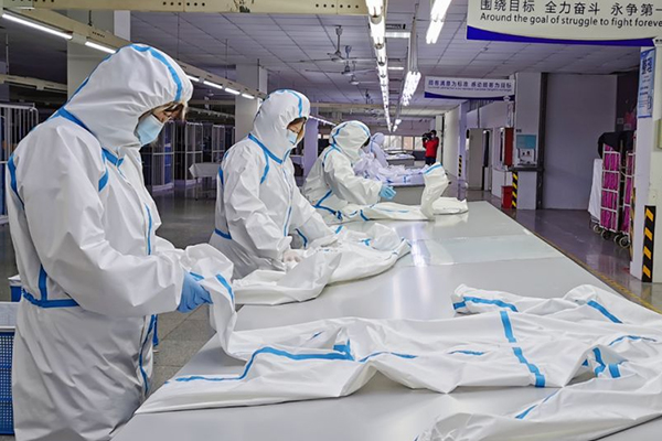 醫(yī)用防護(hù)服激光切割裁剪設(shè)備，助力疫情防控
